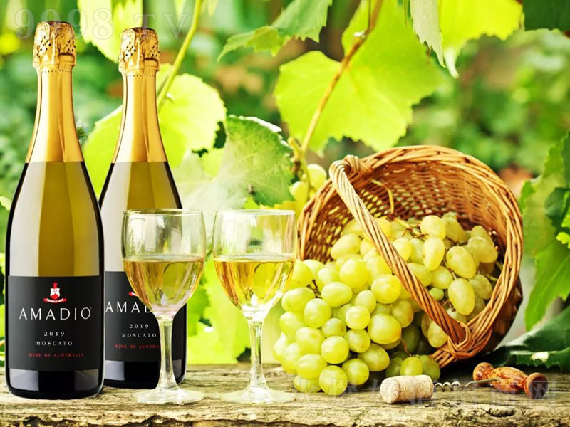 �Ĵ����������ϊW����Ī˹���а����Ѿơ�12�� 750ml��