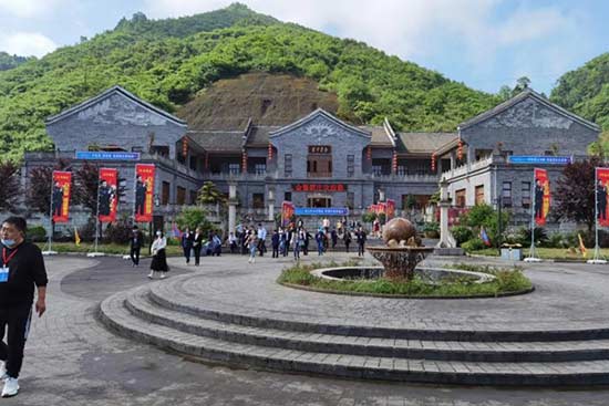 ���u���B���f