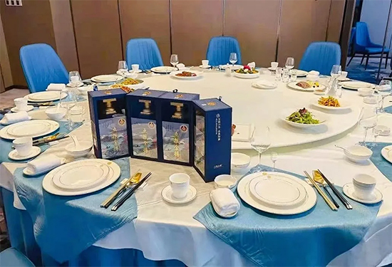 ٳfϯ {֮硱ZȫƷbӻMУ