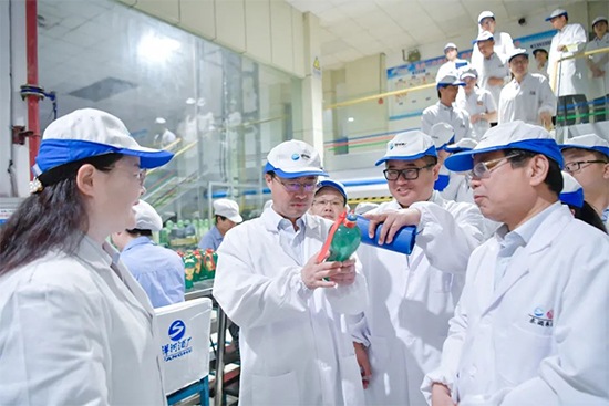 ���A���B�l(f��)��ƪ���}�{(di��o)�У��۽���ӹɷݰl(f��)չ����