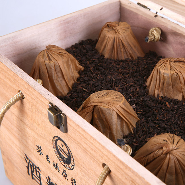 茅臺(tái)鎮(zhèn)原漿封壇酒糟埋藏酒53°500ml醬香型白酒