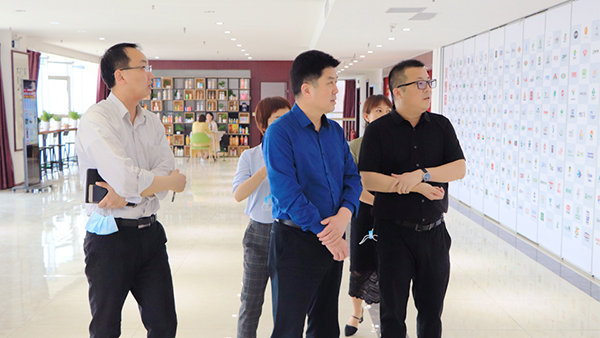 熱烈歡迎石佛園區(qū)運(yùn)營(yíng)中心魏主任一行蒞臨火爆網(wǎng)參觀指導(dǎo)!