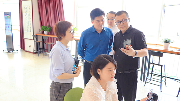 熱烈歡迎石佛園區(qū)運(yùn)營(yíng)中心魏主任一行蒞臨火爆網(wǎng)參觀指導(dǎo)!