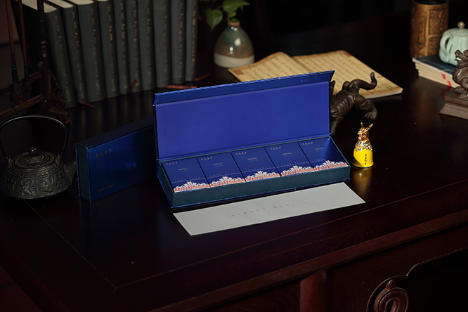 謝師有禮 ● 白毫銀針