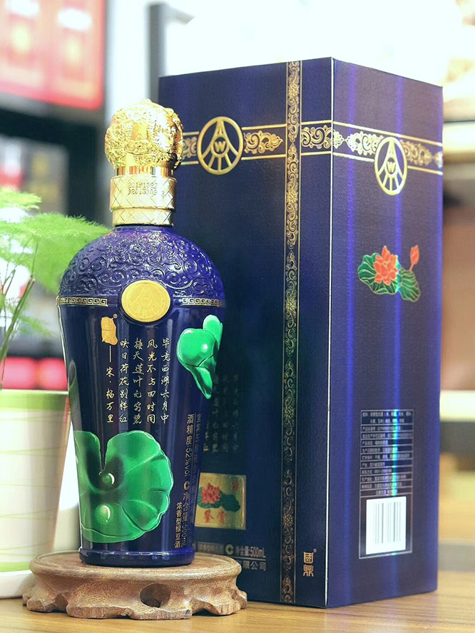 國(guó)鼎荷花酒鑒賞濃香型白酒