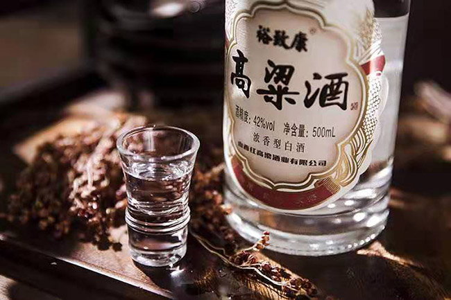 裕致康高粱酒鴻運(yùn)當(dāng)頭濃香型白酒【42°500ml】