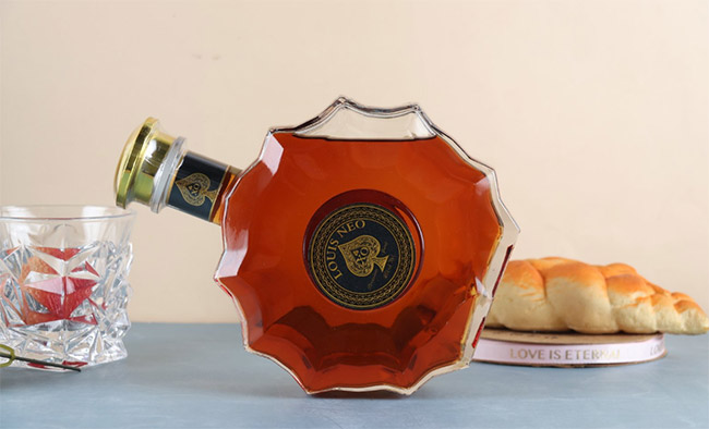 路易尼奧黑金桃心XO【40度 700ml】