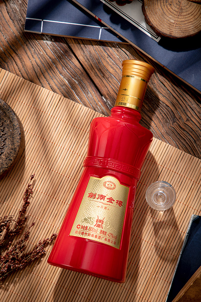 劍南金樽酒精釀 濃香型白酒【52° 500ml】