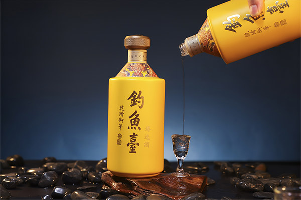 釣魚(yú)臺(tái)臻選酒醬香型酒【53度500ml】