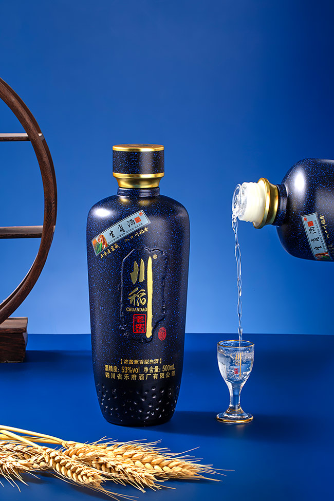 川稻老窖酒窖齡30濃醬兼香型【53度500ml】