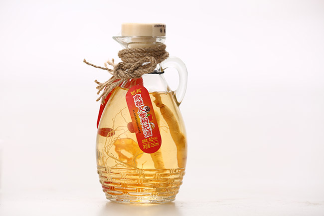 如科鹿鞭人參枸杞酒