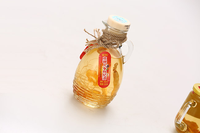 如科鹿鞭人參枸杞酒